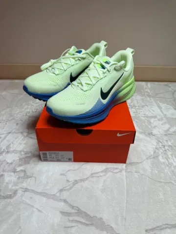 Used Nike Vomero 18 Running Shoes