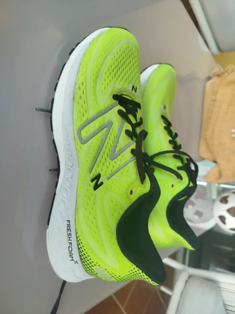 Used New Balance FreshFoam 880 bike — image 2 of 9