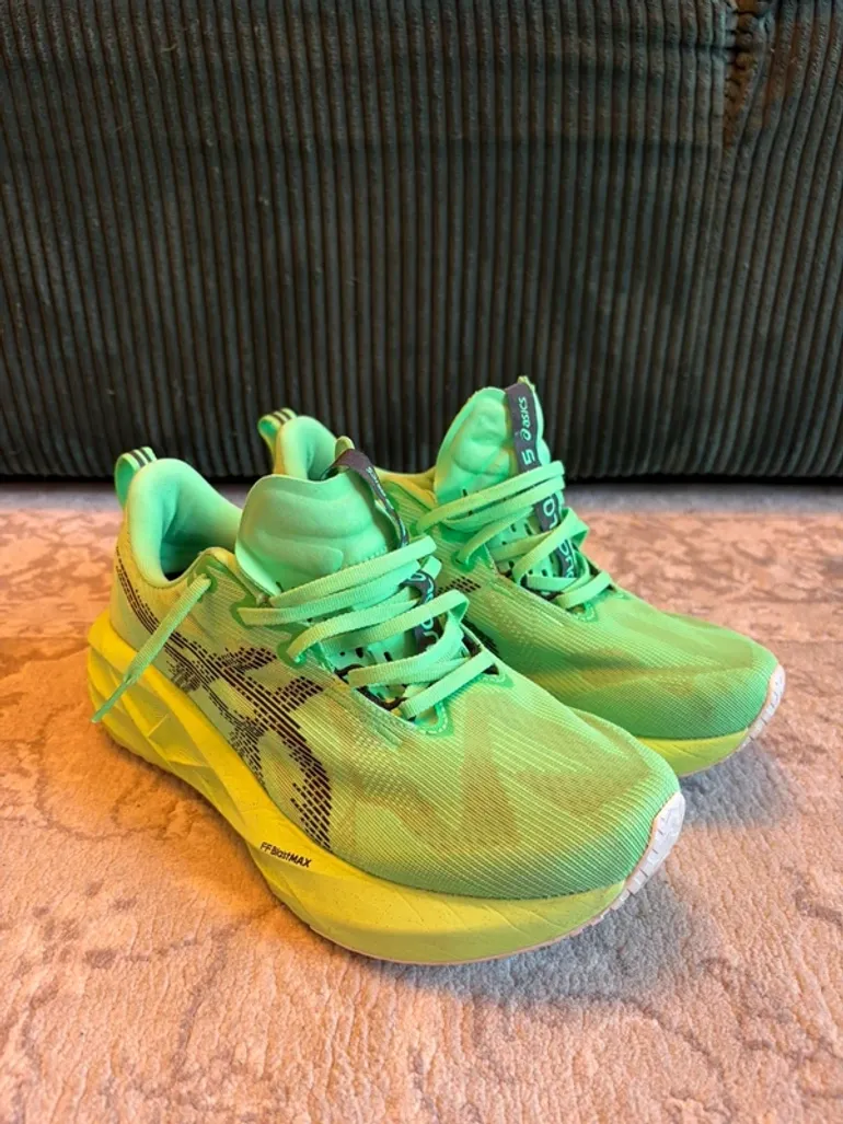 Gebrauchtes Asics Novablast 5 bike — Bild 2 von 8