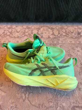 Gebrauchtes Asics Novablast 5 bike — Bild 6 von 8