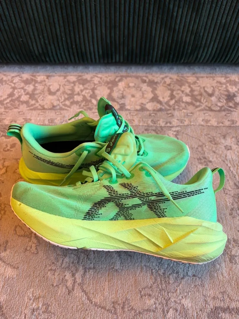 Gebrauchtes Asics Novablast 5 bike — Bild 6 von 8