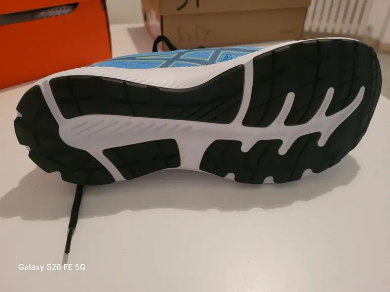 Used Asics Contend 8GS bike — image 2 of 7
