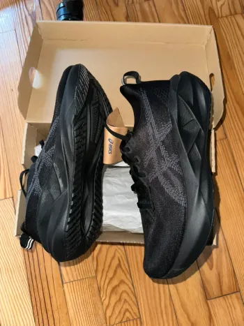 Gebrauchtes Asics Novablast 5 bike — Bild 2 von 7