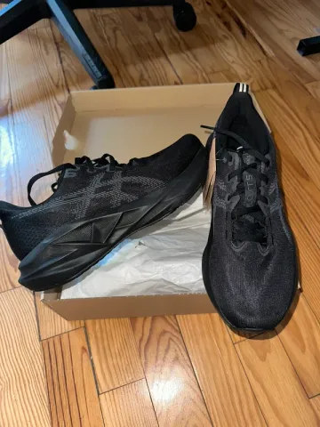 Gebrauchtes Asics Novablast 5 Running Shoes