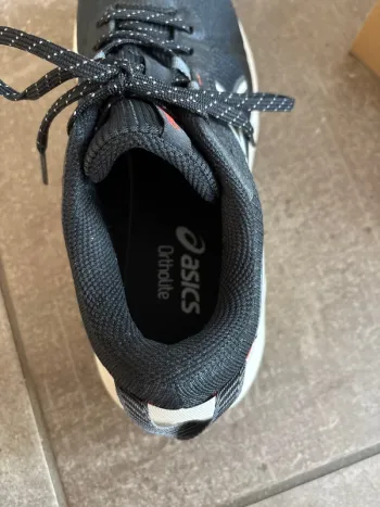 Używany Asics Gel Venture 11 bike — zdjęcie 4 z 8