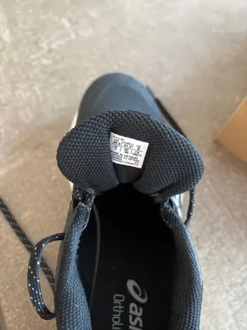 Używany Asics Gel Venture 11 bike — zdjęcie 5 z 8