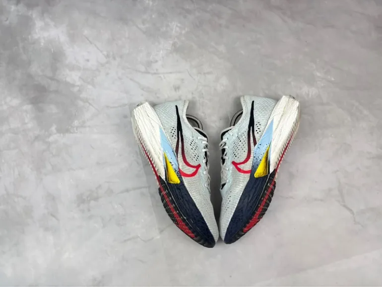 Last ZoomX Vaporfly 3 bike d'occasion — image 4 sur 12