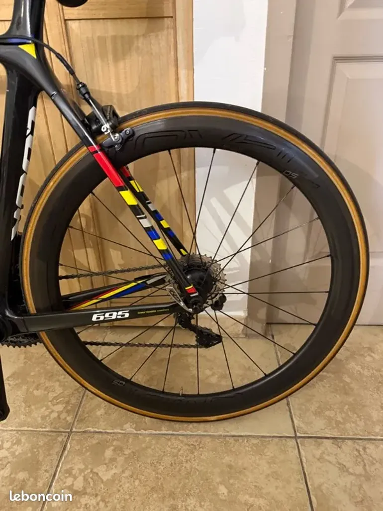 Used Roval CLX 50 bike — image 2 of 2