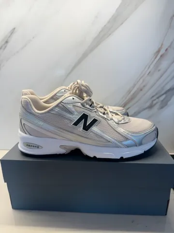 Used New Balance 740 Running Shoes