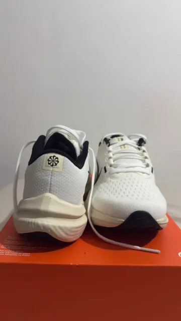 Used Nike Winflo 10 Running Shoes