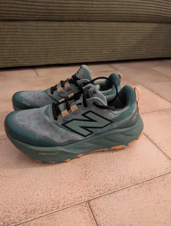 Used New Balance Hierro V9 bike — image 2 of 8