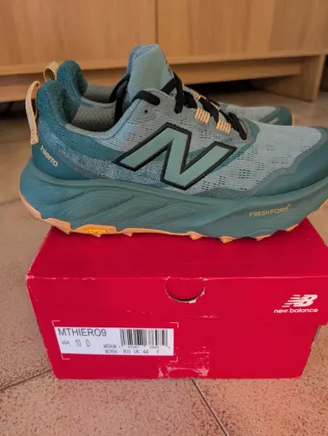 Used New Balance Hierro V9 Running Shoes