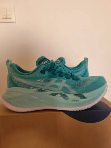 Used Asics Superblast 2 Running Shoes
