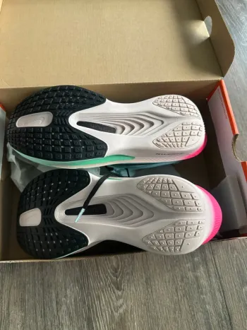 Used Nike Zoom Fly 6 bike — image 4 of 7