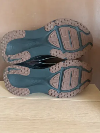 Tweedehands Nike Vomero 18 bike — afbeelding 12 van 14