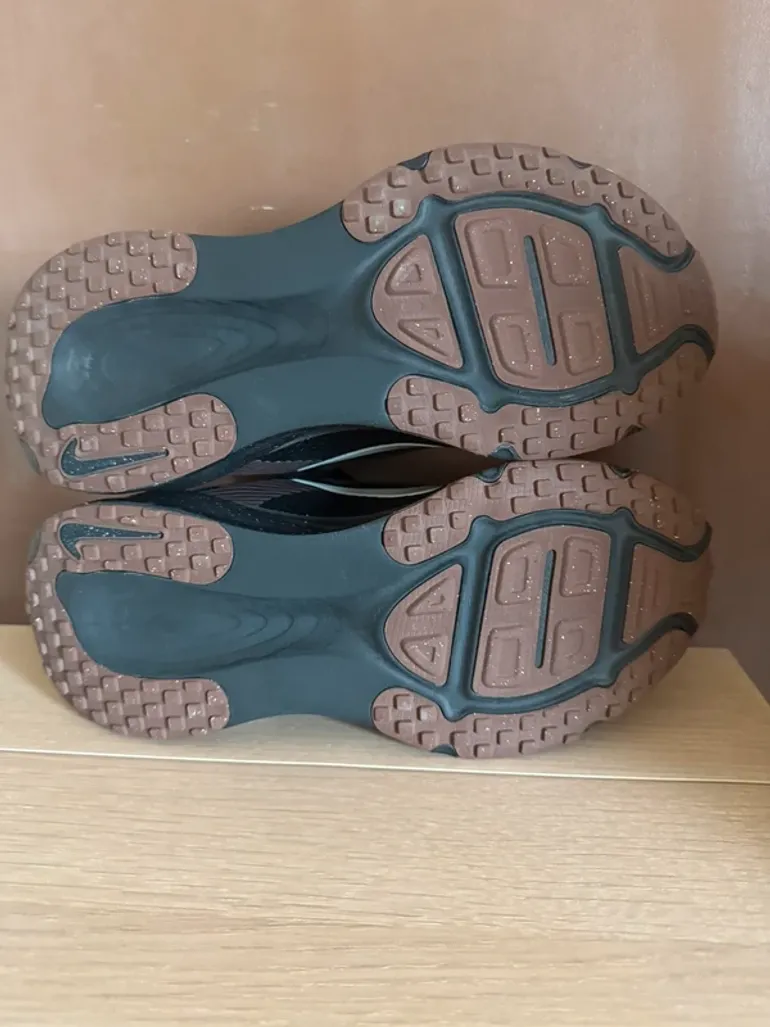 Tweedehands Nike Vomero 18 bike — afbeelding 12 van 14