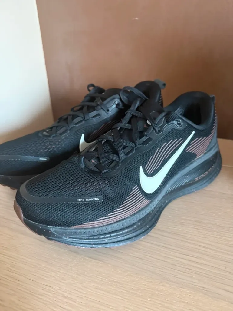 Tweedehands Nike Vomero 18 bike — afbeelding 8 van 14