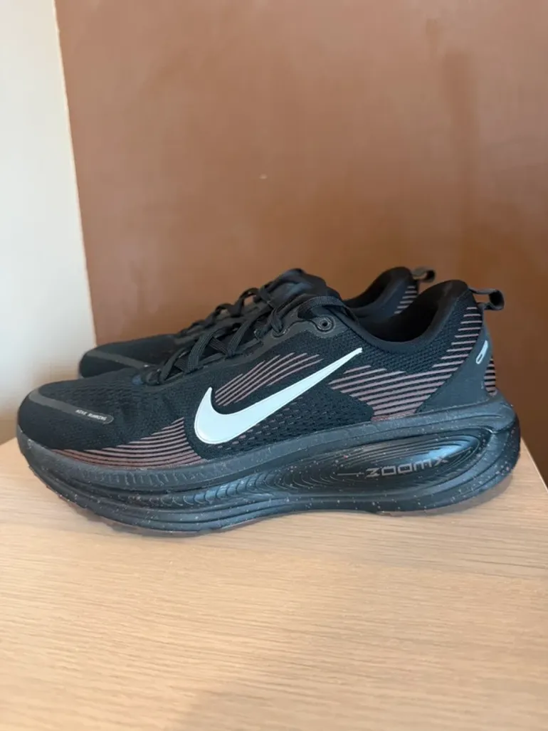Tweedehands Nike Vomero 18 bike — afbeelding 2 van 14