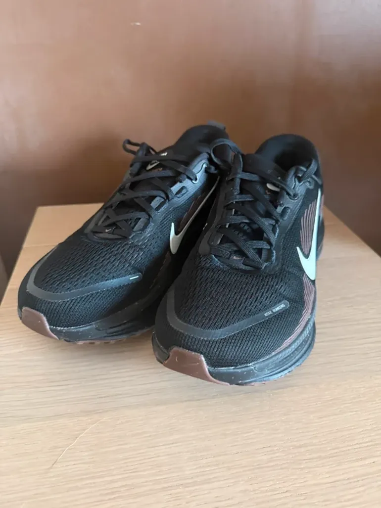 Tweedehands Nike Vomero 18 bike — afbeelding 7 van 14