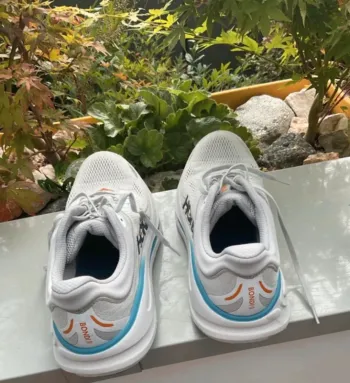 Used Hoka Running Shoes bike — image 4 of 6