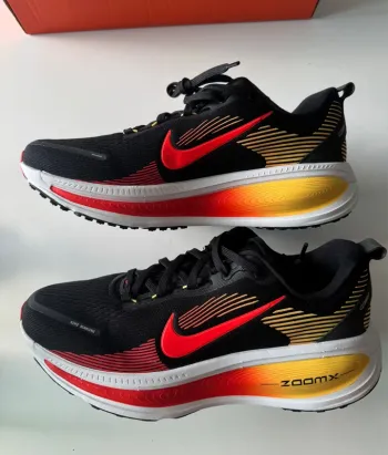 Tweedehands Look Nike Vomero 18 bike — afbeelding 4 van 10