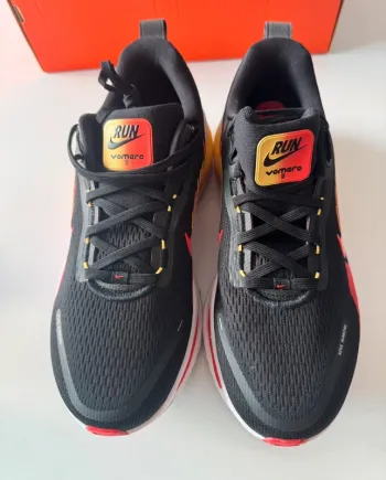 Tweedehands Look Nike Vomero 18 bike — afbeelding 5 van 10