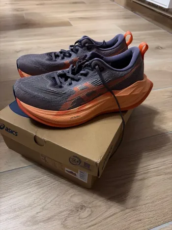 Used Asics Superblast 2 bike — image 1 of 6