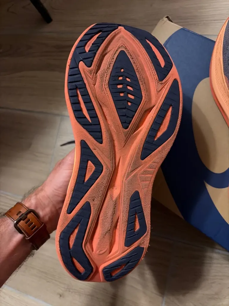 Used Asics Superblast 2 bike — image 3 of 6