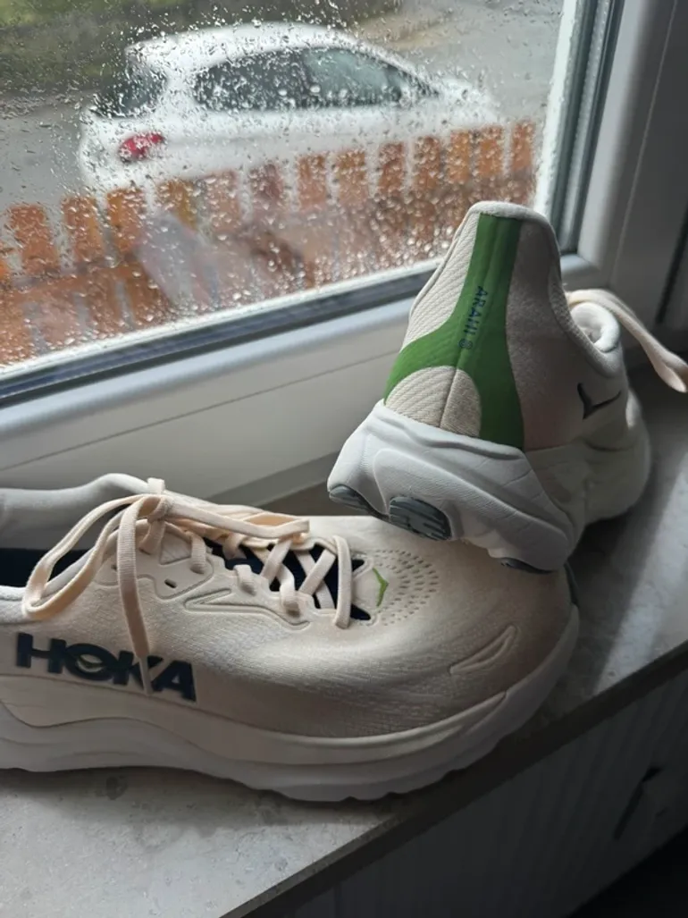 Used Hoka Arahi 8 bike — image 2 of 4
