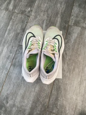 Used Nike Zoom Fly 5 bike — image 8 of 8