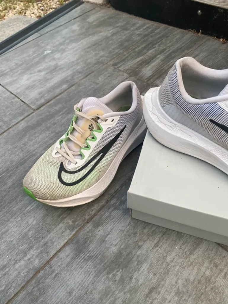 Used Nike Zoom Fly 5 bike — image 2 of 8