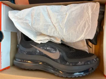 Used Pegasus Premium CM Running Shoes