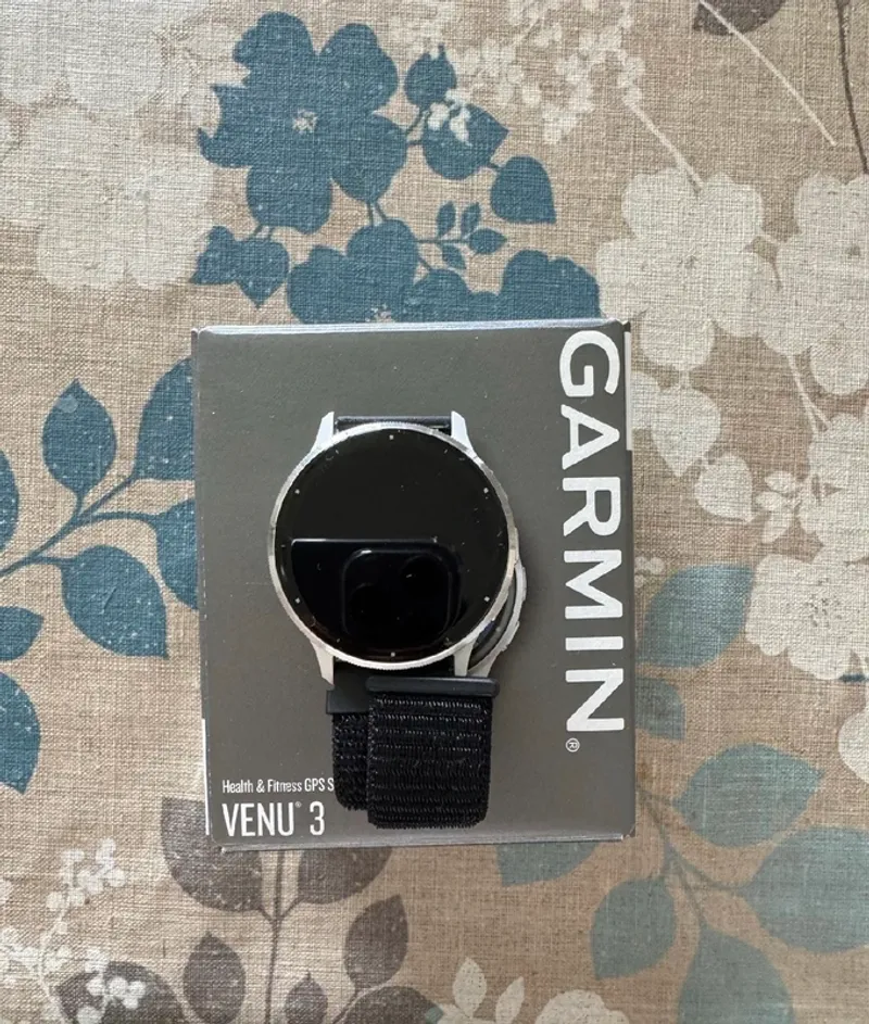 Used Garmin Venu 3 Electronics