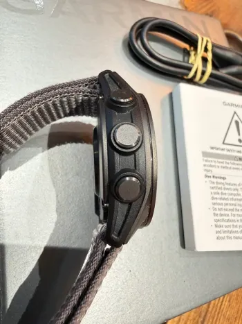 Used Garmin Fenix 8 bike — image 7 of 9
