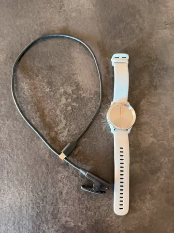 Used Garmin Vivomove Trend Electronics