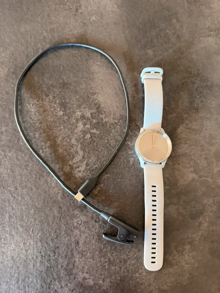 Used Garmin Vivomove Trend bike — image 1 of 4