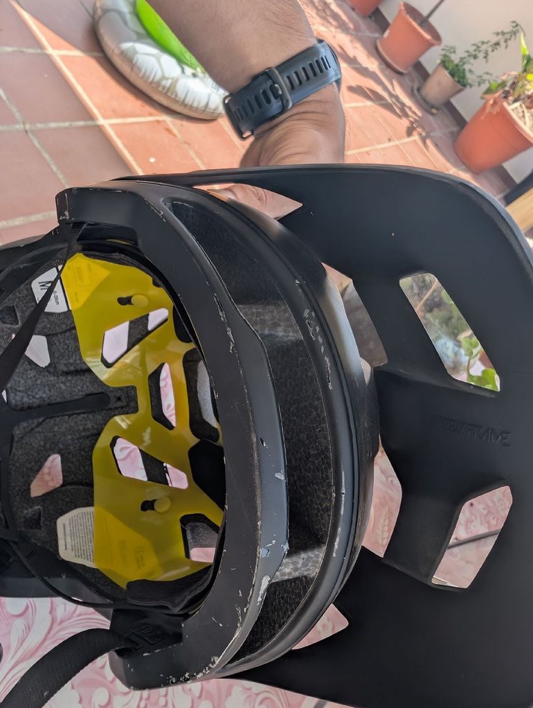 Used Fox Speedframe Mips Helmet 2024 bike — image 8 of 8