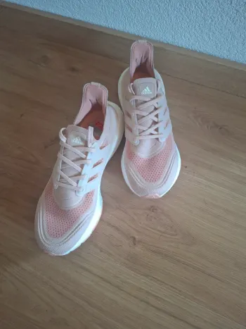 Adidas Ultraboost 21 bike usato — immagine 1 di 4