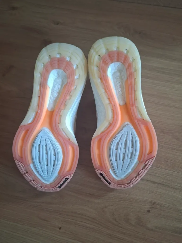 Adidas Ultraboost 21 bike usato — immagine 3 di 4