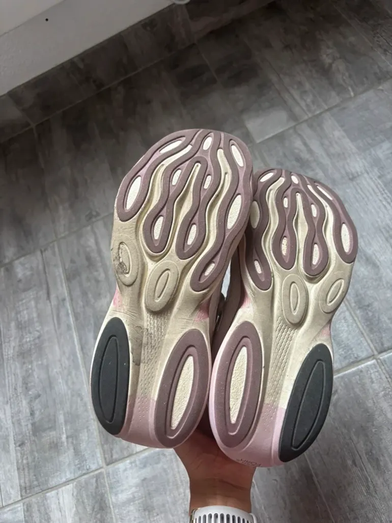 Używany New Balance Ellipse Gabby Thomas bike — zdjęcie 3 z 3