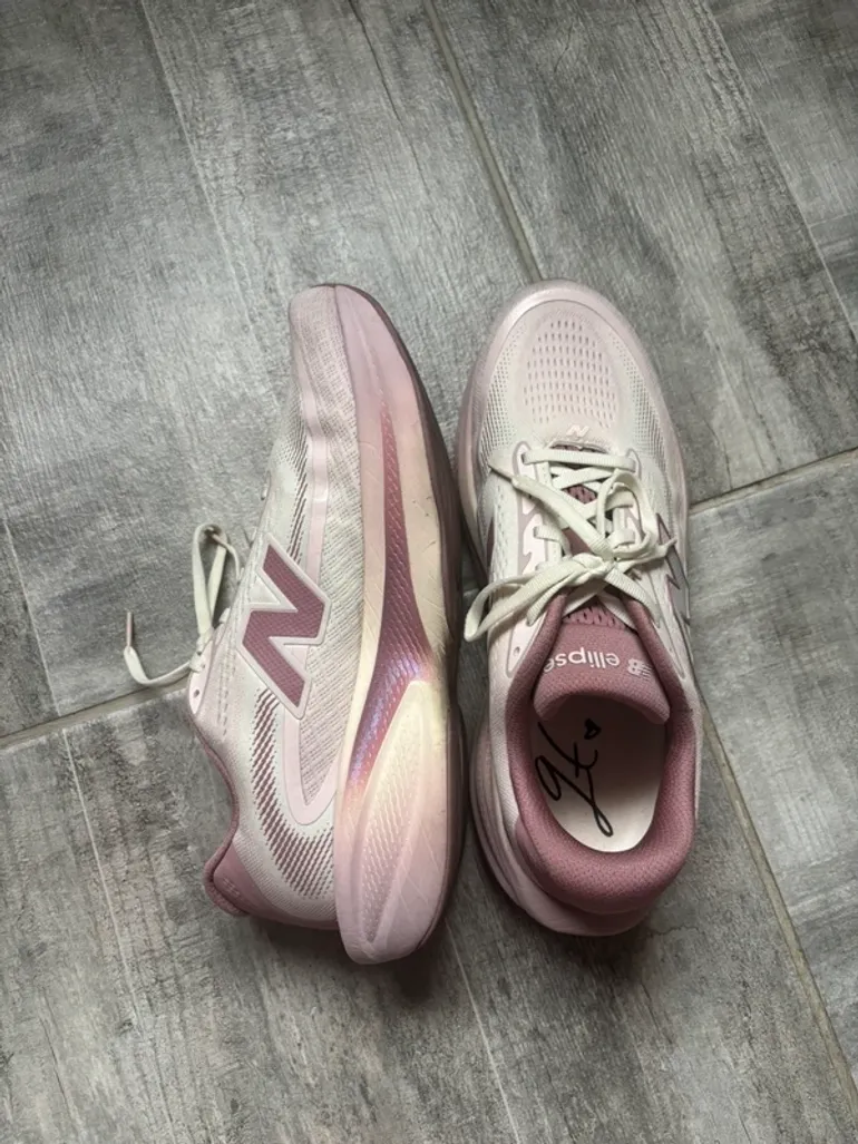 Używany New Balance Ellipse Gabby Thomas bike — zdjęcie 2 z 3