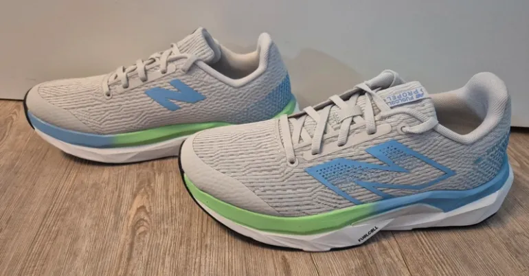 Używany New Balance FuelCell Propel V5 bike — zdjęcie 2 z 5