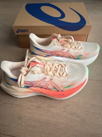 Used Asics Superblast 3 Running Shoes