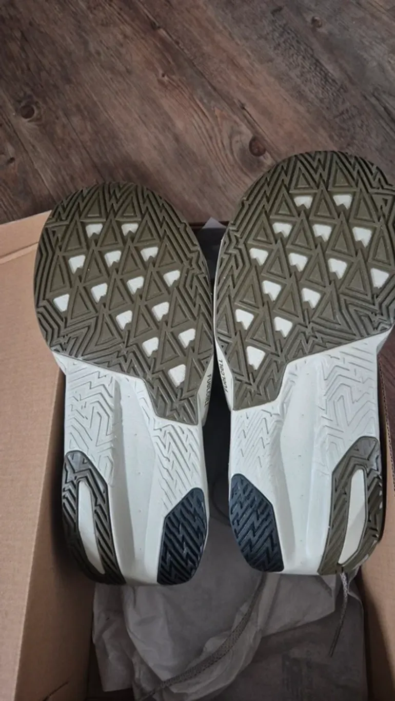 Tweedehands New Balance FuelCell Rebel v5 bike — afbeelding 4 van 6