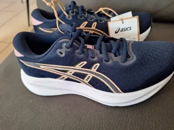 Used Asics Running Shoes Damen bike — image 6 of 6