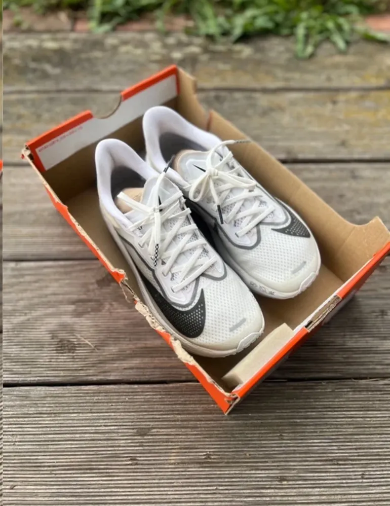 Used Nike Zoom Fly 6 bike — image 4 of 9