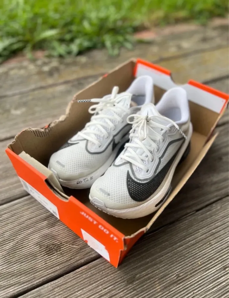 Used Nike Zoom Fly 6 bike — image 3 of 9