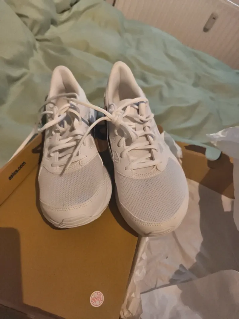 Used Asics Jolt 4 Running Shoes