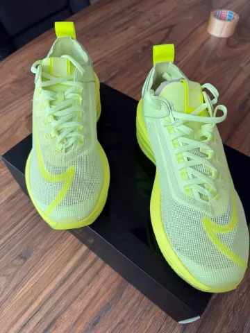 Used Nike Zoom Double Stacked Running Shoes