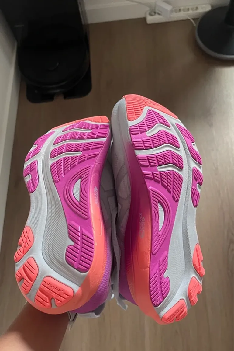 Używany Asics Gel-Kayano 32 bike — zdjęcie 5 z 10